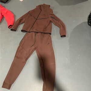 Men’s large used Nike tech